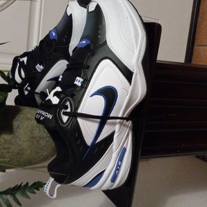 NWOT Nike Air Monarch IV Shoes